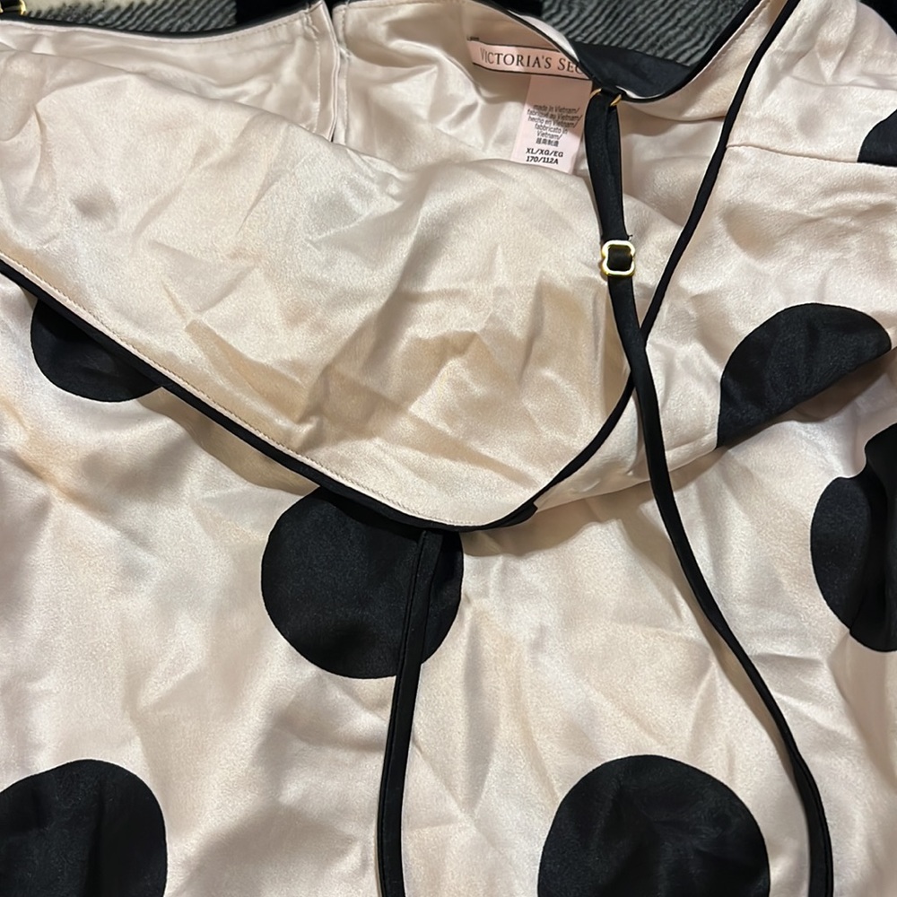 Victoria’s Secret satin polka dot camisole / pajama top - Picture 5 of 6